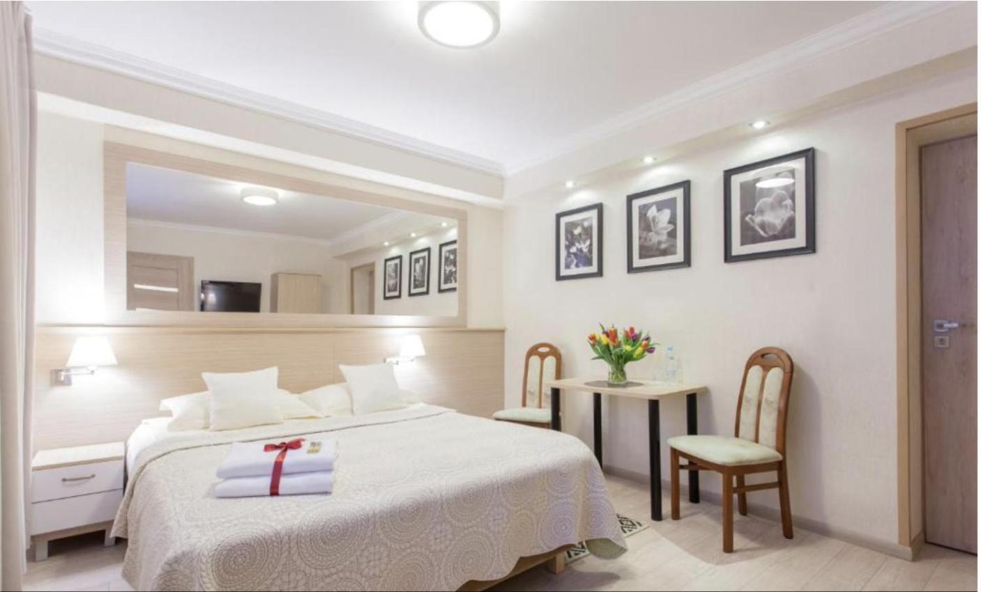 Villa Anna - Noclegi Rooms - Free Parking, Taras, 1500M Do Starowki — Photos 2
